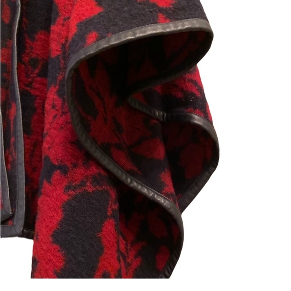 BCBGMAXAZRIA RUDY Ink Combo Collarless Open Front Asymmetric Wool Cape Wrap NEW - Picture 7 of 10